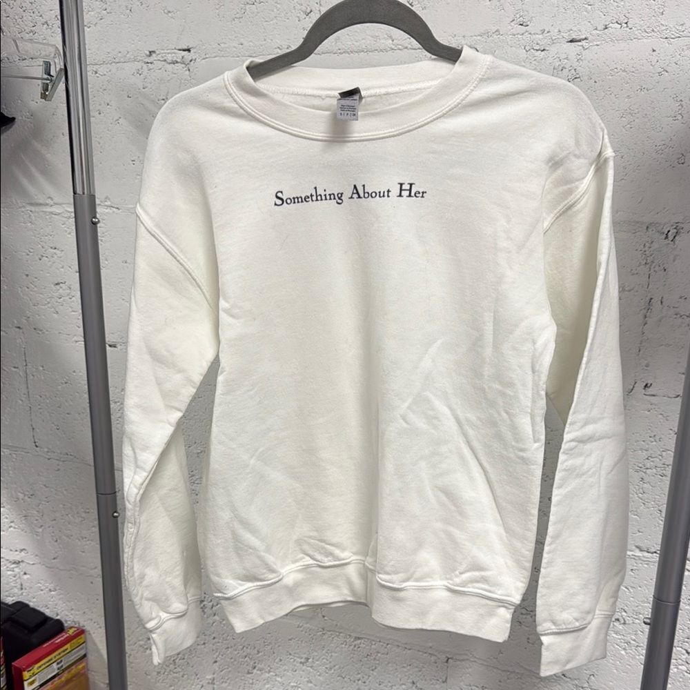 White Pullover Sweater - “Something About Her” - Size Small - Like NEW VANDEPUMP
